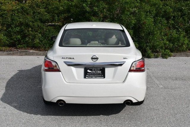 2015 Nissan Altima SL 2.5 I4 Sedan W/Moonroof Package