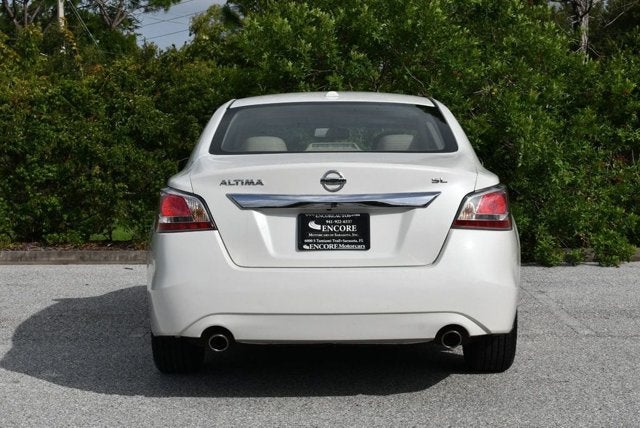 2015 Nissan Altima SL 2.5 I4 Sedan W/Moonroof Package