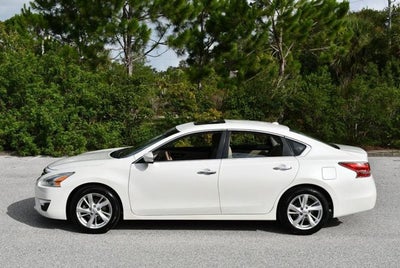 2015 Nissan Altima SL 2.5 I4 Sedan W/Moonroof Package