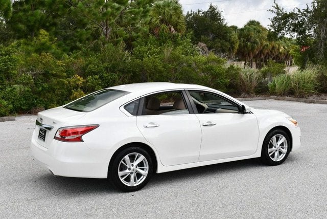 2015 Nissan Altima SL 2.5 I4 Sedan W/Moonroof Package