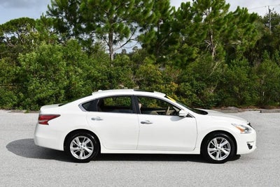 2015 Nissan Altima SL 2.5 I4 Sedan W/Moonroof Package