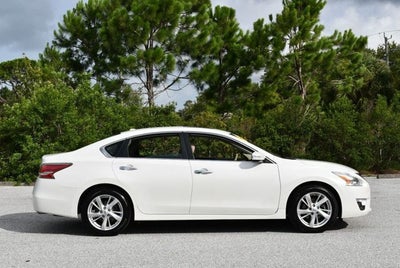 2015 Nissan Altima SL 2.5 I4 Sedan W/Moonroof Package