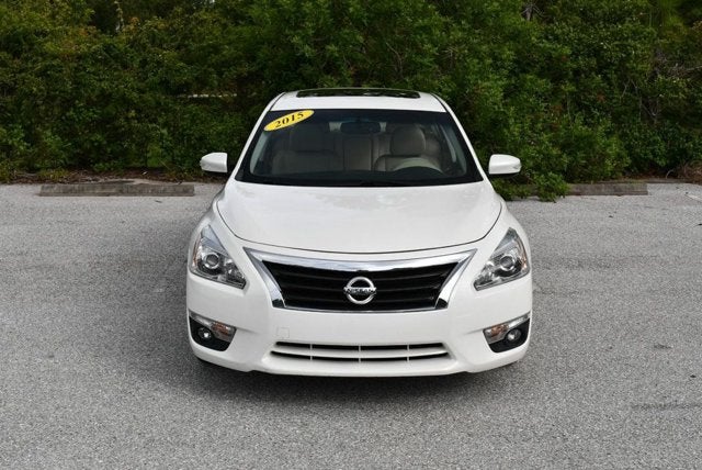 2015 Nissan Altima SL 2.5 I4 Sedan W/Moonroof Package
