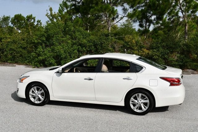 2015 Nissan Altima SL 2.5 I4 Sedan W/Moonroof Package