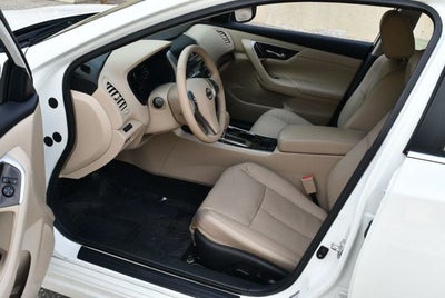 2015 Nissan Altima SL 2.5 I4 Sedan W/Moonroof Package