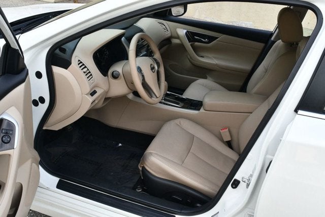 2015 Nissan Altima SL 2.5 I4 Sedan W/Moonroof Package