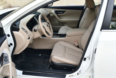 2015 Nissan Altima SL 2.5 I4 Sedan W/Moonroof Package