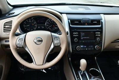 2015 Nissan Altima SL 2.5 I4 Sedan W/Moonroof Package