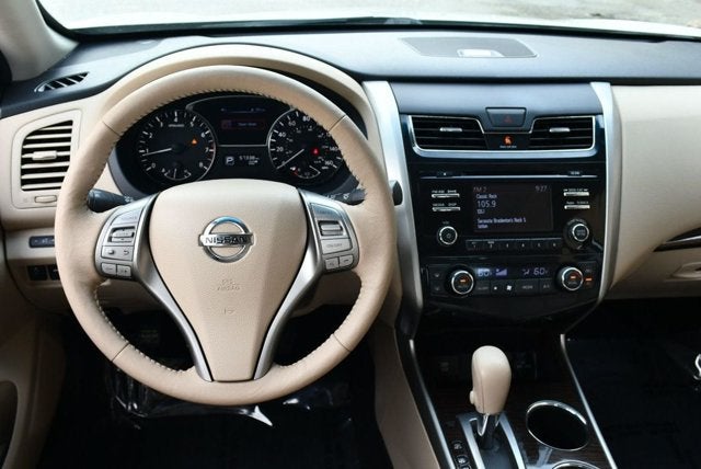2015 Nissan Altima SL 2.5 I4 Sedan W/Moonroof Package