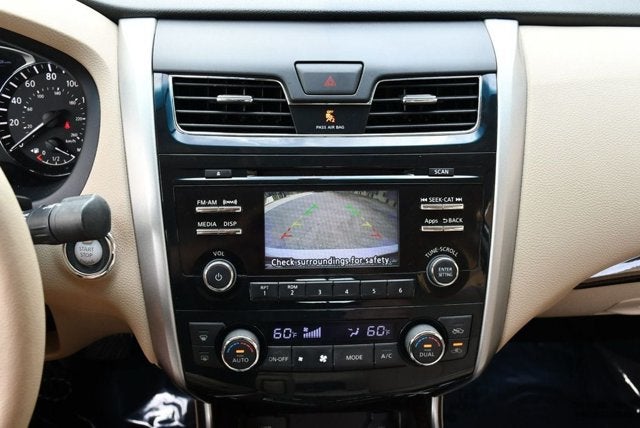 2015 Nissan Altima SL 2.5 I4 Sedan W/Moonroof Package