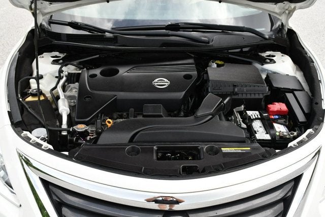 2015 Nissan Altima SL 2.5 I4 Sedan W/Moonroof Package