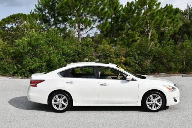 2015 Nissan Altima SL 2.5 I4 Sedan W/Moonroof Package