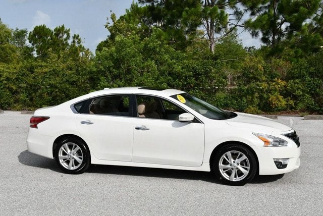 2015 Nissan Altima SL 2.5 I4 Sedan W/Moonroof Package