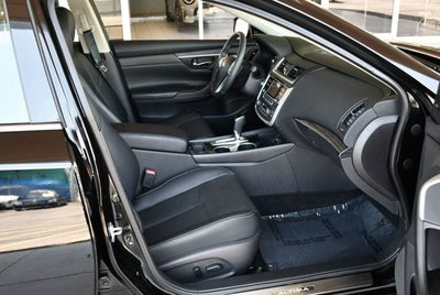 2016 Nissan Altima 4 Door Sedan I4 2.5 SL W/Moonroof Package & 11K Miles
