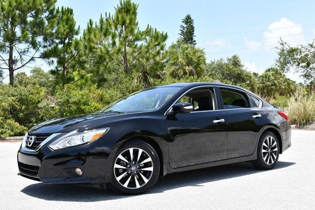 2016 Nissan Altima 4 Door Sedan I4 2.5 SL W/Moonroof Package & 11K Miles