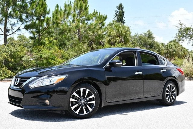 2016 Nissan Altima 4 Door Sedan I4 2.5 SL W/Moonroof Package & 11K Miles