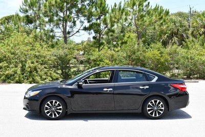 2016 Nissan Altima 4 Door Sedan I4 2.5 SL W/Moonroof Package & 11K Miles
