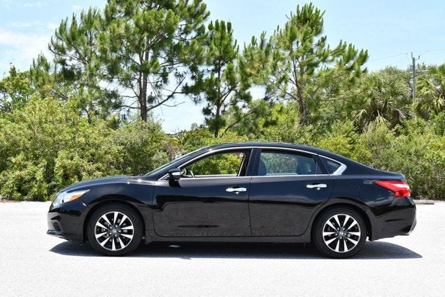 2016 Nissan Altima 4 Door Sedan I4 2.5 SL W/Moonroof Package & 11K Miles