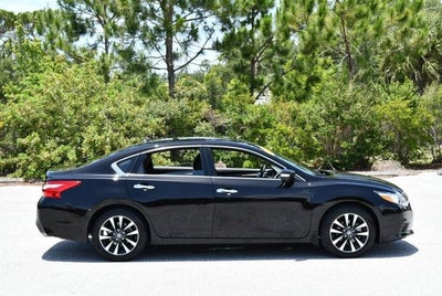 2016 Nissan Altima 4 Door Sedan I4 2.5 SL W/Moonroof Package & 11K Miles
