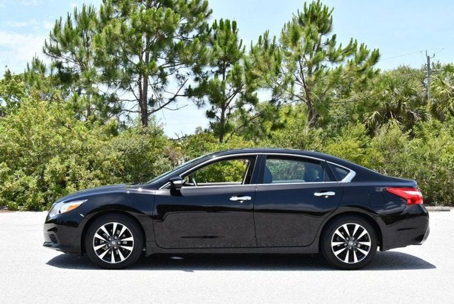 2016 Nissan Altima 4 Door Sedan I4 2.5 SL W/Moonroof Package & 11K Miles
