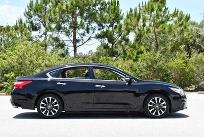 2016 Nissan Altima 4 Door Sedan I4 2.5 SL W/Moonroof Package & 11K Miles