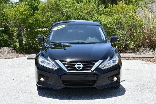 2016 Nissan Altima 4 Door Sedan I4 2.5 SL W/Moonroof Package & 11K Miles