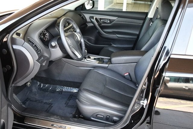 2016 Nissan Altima 4 Door Sedan I4 2.5 SL W/Moonroof Package & 11K Miles