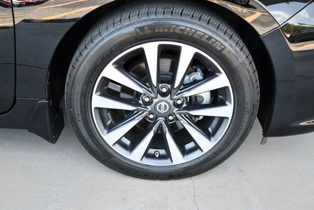2016 Nissan Altima 4 Door Sedan I4 2.5 SL W/Moonroof Package & 11K Miles