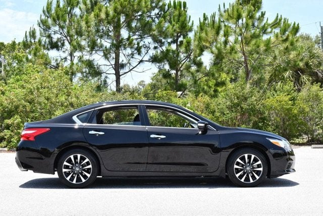 2016 Nissan Altima 4 Door Sedan I4 2.5 SL W/Moonroof Package & 11K Miles