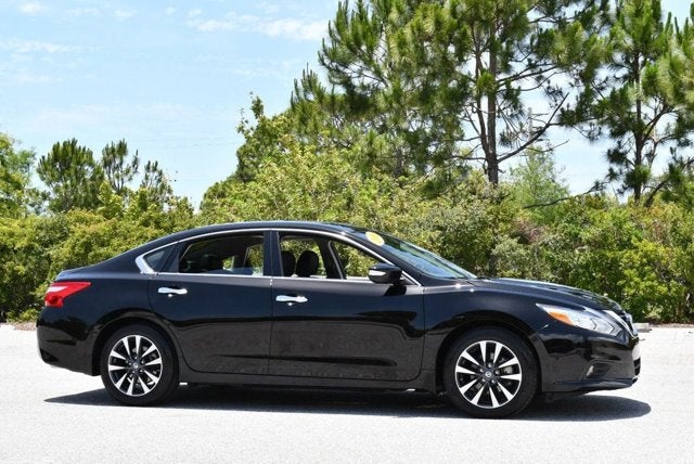 2016 Nissan Altima 4 Door Sedan I4 2.5 SL W/Moonroof Package & 11K Miles