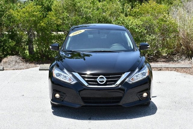 2016 Nissan Altima 4 Door Sedan I4 2.5 SL W/Moonroof Package & 11K Miles