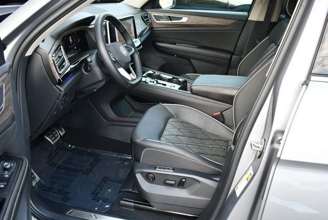 2025 Volkswagen Atlas 2.0T SEL Premium R-Line 4MOTION W/Navigation