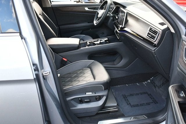 2025 Volkswagen Atlas 2.0T SEL Premium R-Line 4MOTION W/Navigation