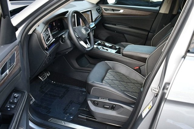 2025 Volkswagen Atlas 2.0T SEL Premium R-Line 4MOTION W/Navigation