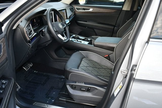 2025 Volkswagen Atlas 2.0T SEL Premium R-Line 4MOTION W/Navigation