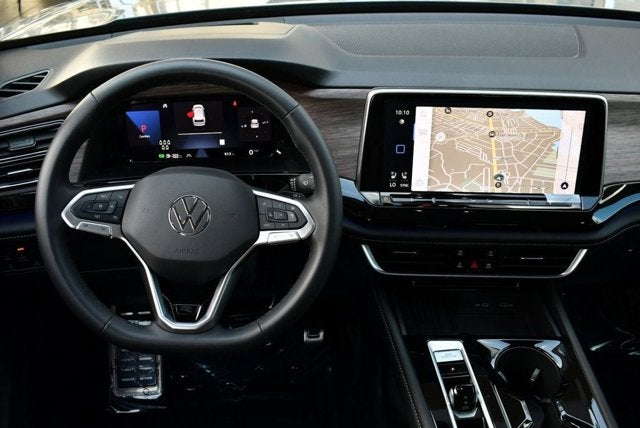 2025 Volkswagen Atlas 2.0T SEL Premium R-Line 4MOTION W/Navigation