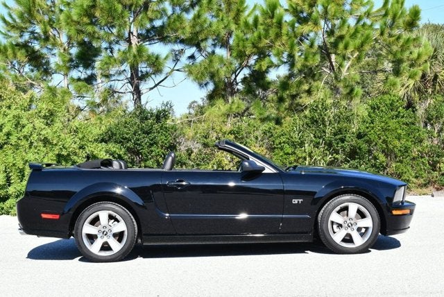 2007 Ford Mustang GT Deluxe 2 Door Convertible
