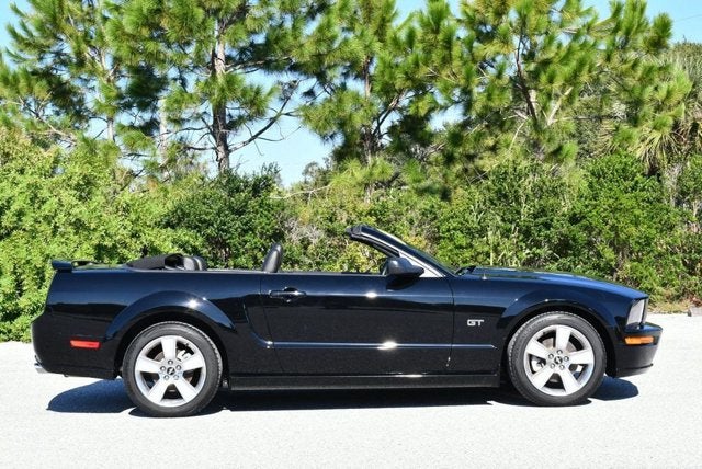 2007 Ford Mustang GT Deluxe 2 Door Convertible
