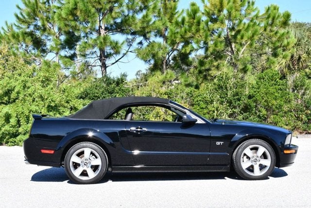 2007 Ford Mustang GT Deluxe 2 Door Convertible