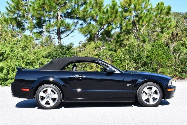 2007 Ford Mustang GT Deluxe 2 Door Convertible