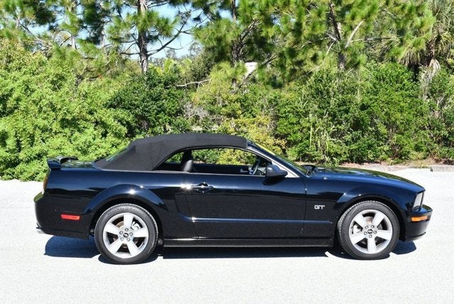 2007 Ford Mustang GT Deluxe 2 Door Convertible