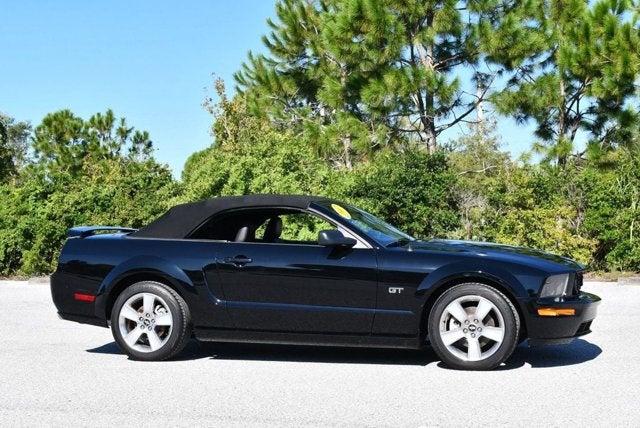 2007 Ford Mustang GT Deluxe 2 Door Convertible