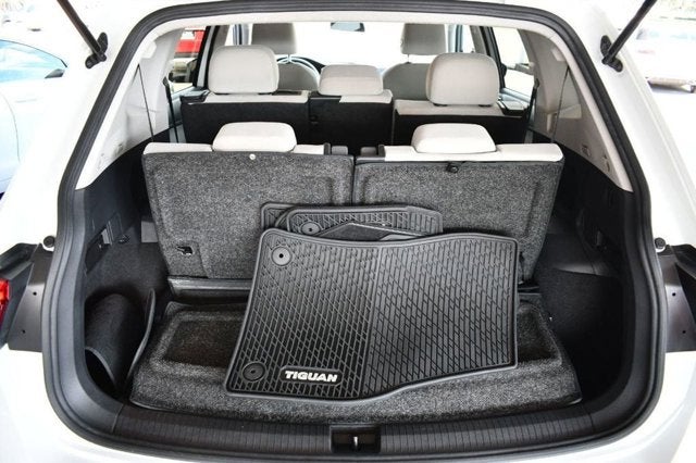 2018 Volkswagen Tiguan 2.0T S FWD 4 Door SUV W/Rear View Camera