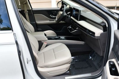 2023 Lincoln Corsair Standard FWD W/Equipment Group 101A & Navigation
