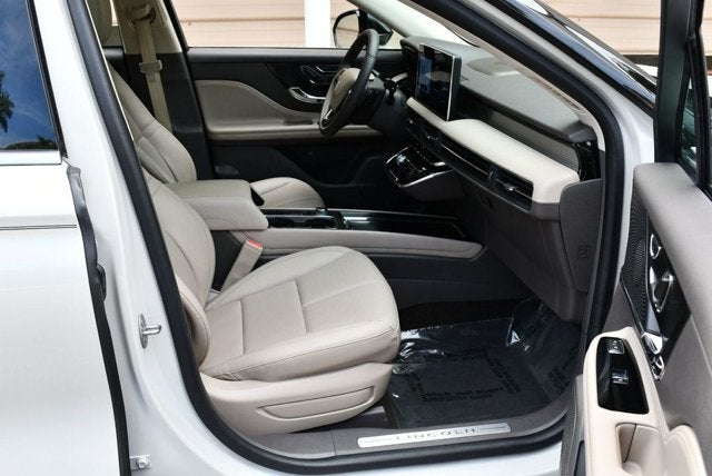 2023 Lincoln Corsair Standard FWD W/Equipment Group 101A & Navigation