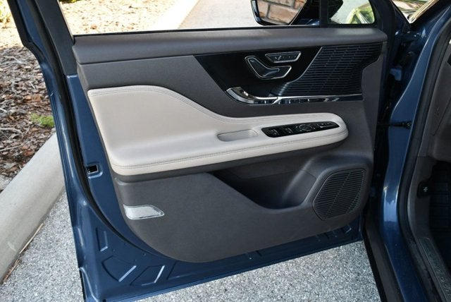 2022 Lincoln Corsair Standard AWD SUV W/Equipment Group 101A & Navigation