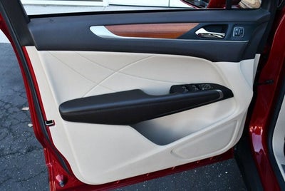 2017 Lincoln MKC Select FWD SUV W/Select Plus Package