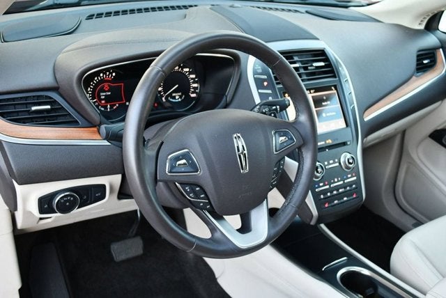 2017 Lincoln MKC Select FWD SUV W/Select Plus Package