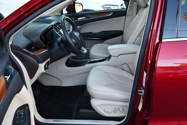 2017 Lincoln MKC Select FWD SUV W/Select Plus Package