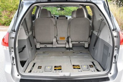 2014 Toyota Sienna 5 Door 8-Passenger Van V6 LE FWD